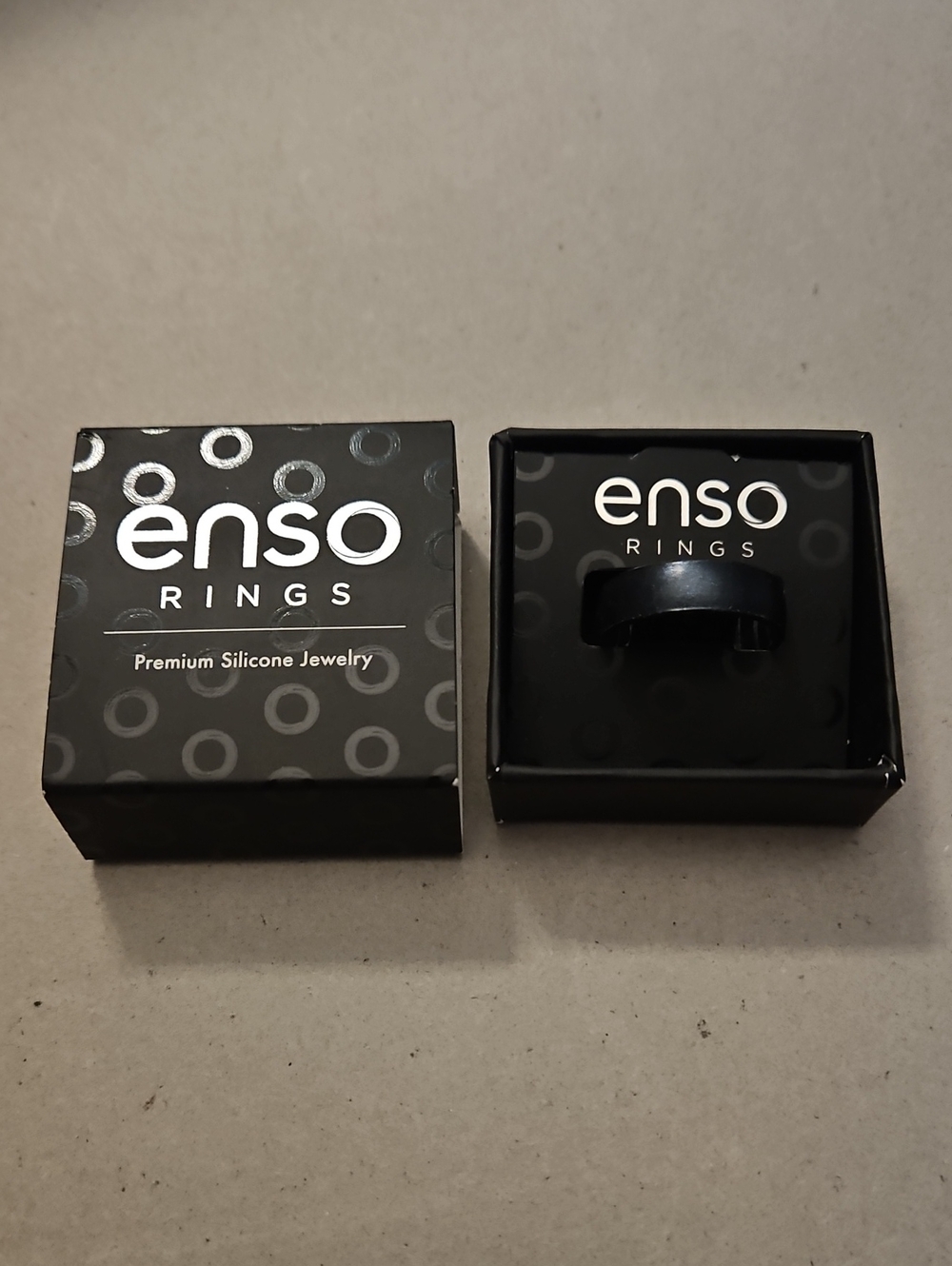 Rings Women’s Black Silicone Ring